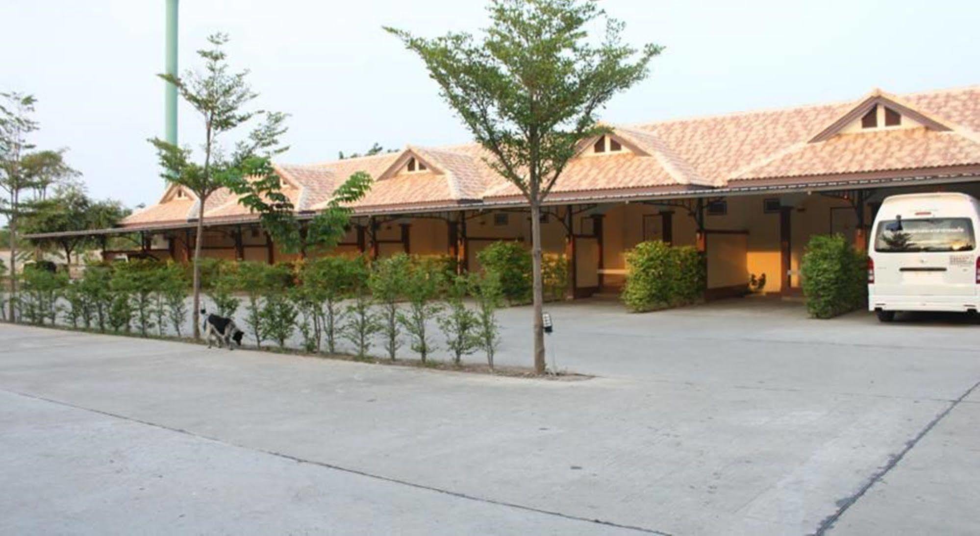 Saraburi Garden Resort מראה חיצוני תמונה